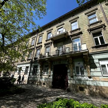 Листопадового Чину вул. (), 12