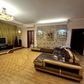 Святослава Хороброго вул., 7