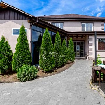 Артема Максюка вул. (Жовтнева), 7