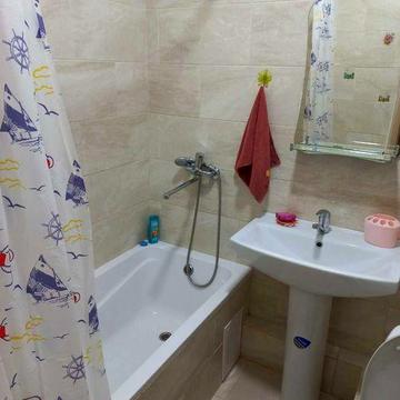 Сдам двухкомнатную Коблевская,центр.Можно с животными.