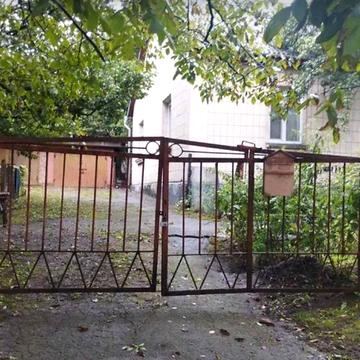 "1/2 частина будинку   з ділянкою і гаражем