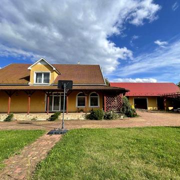 Продаж будинку в с. Великі Береги, 233 м. із сонячною системою панелей