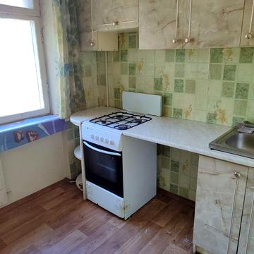 Продам 1/2 часть в  двухкомнатной кв. Ул.Рустави .Осипенковский р-н.