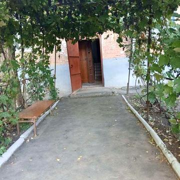 Продам квартиру двохкомнатную рай.  Юності.