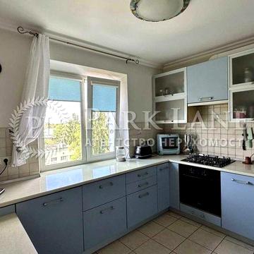 Продам гарну 3-кім 107 кв.м. біля КПІ вул.Зоологічна,6в Метро КПІ