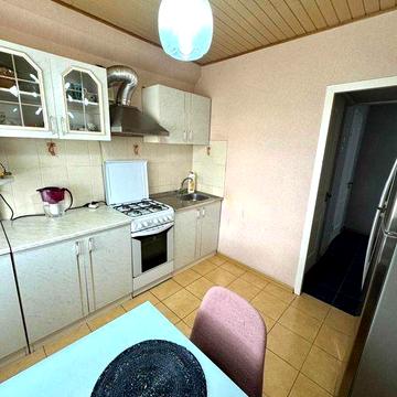 Продается 2-комнатная квартира в Осипенковском районе, ул. Дегтярева