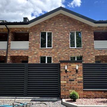 Таунхаус із чистовим наповненням у Стоянці біля рекреаційної зони