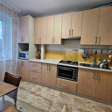 Продаємо гарну трикімнатну квартиру з АО, Міськмолзавод