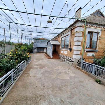 Будинок в Нікополі р-н 3 дільниці (верх)