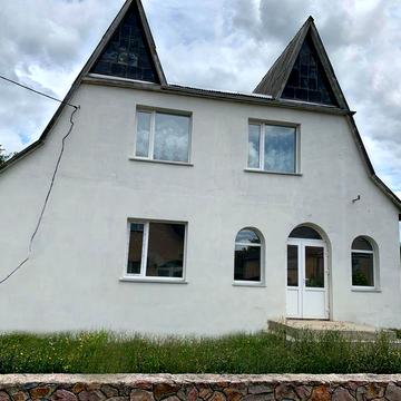 Продам будинок у місті Тетіїв. Ціна договірна.