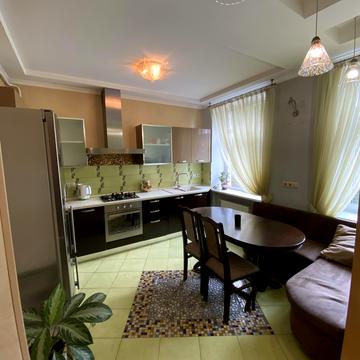 Пирогова вул., 2