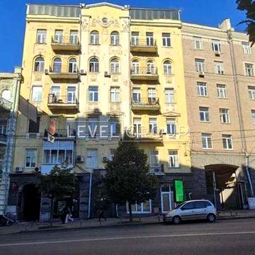 Продам квартиру в центрі Києва