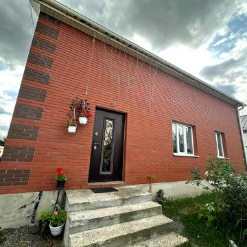 Великий будинок у Білогородці, центр поруч, ділянка 10 соток