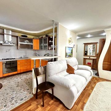 3 кімнатна квартира на Полтавській з ремонтом та газовим опаленням