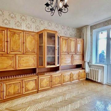 Центр Палац Україна сталінка продаж 2к квартири