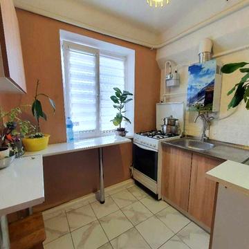 Продається 2 кімнатна квартира в районі 36699