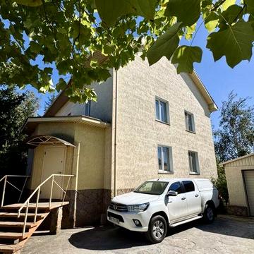 Продам приватний будинок  в Кривому Розі, два поверхи, дуже класний!