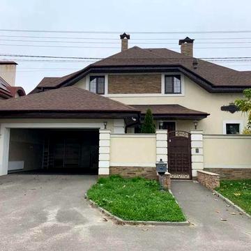 Грушевського вул., 7