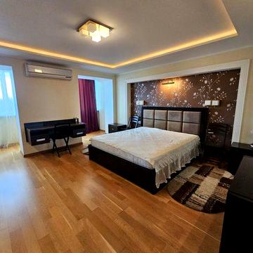 Оренда двокімнатної поруч з центром вул Грушевського.