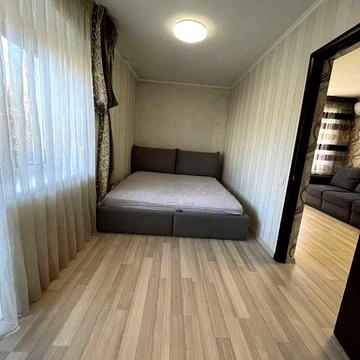 Сдаётся 2-х комнатную квартиру на Титова 16