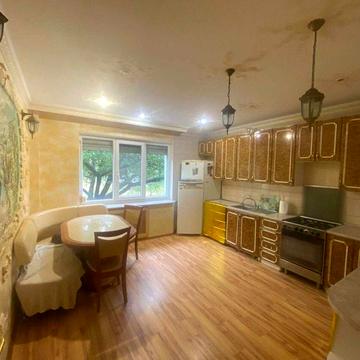 Просторий будинок на провулку Перлинному! (22-427-503)