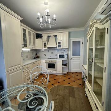 Кадетський Гай вул., 6