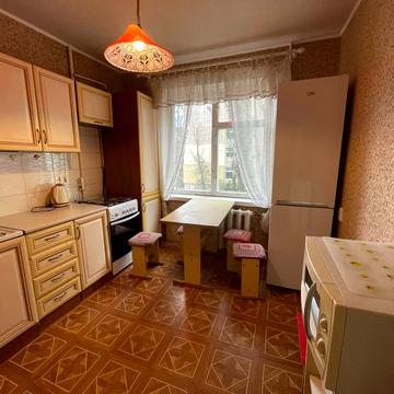 Героїв просп., 45