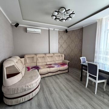 Середня вул., 24