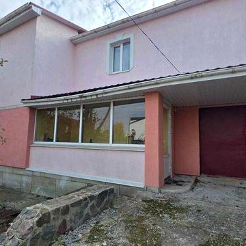 Яр, продається двоповерховий будинок