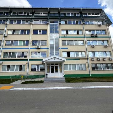 Спортивна вул., 18