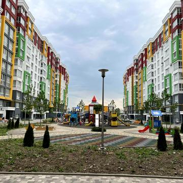 Машинобудівників вул., 16