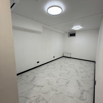 Літературна вул., 8