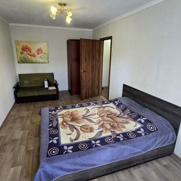 Центральний просп. (Леніна), 6а