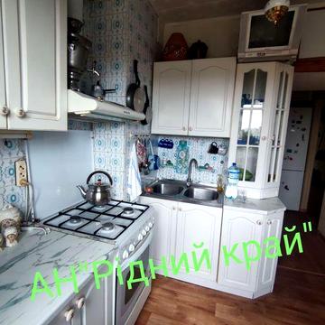 Продамо затишну 2у кв. з кап.гаражем.