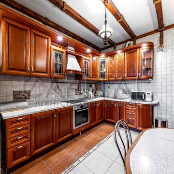 ОРЕНДА 3 кімнатної квартири вул. Дмитрівська, є підземний паркінг