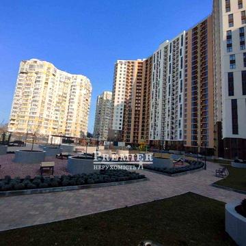 Простора квартира 69 кв.м в новому ЖК. Панорамний вид моря.