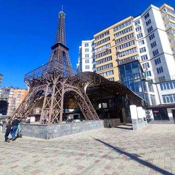 Стрілецька вул. (Червоноармійська), 1