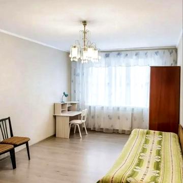 Академіка Глушкова просп., 26