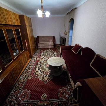 Здам 1-кімнатну квартиру, поруч з центром, на довготривалий термін!