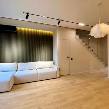 Райдужна вул., 38