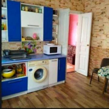 Продам часть дома Песочин Надия (35 м.кв., свой двор, заезд для авто)