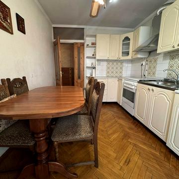 Героїв Майдану вул. (Червоноармійська), 111