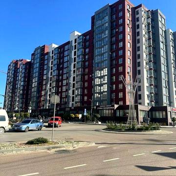 Продаж 1 км квартири поруч з центром ЖК Княгинин