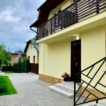 Красівського, 14