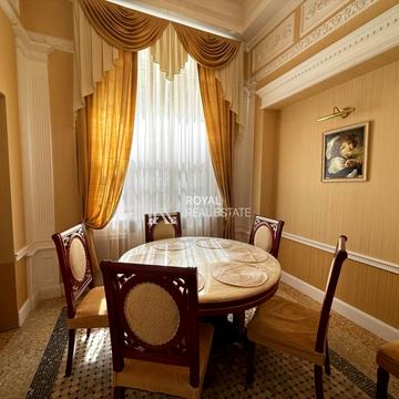 Заньковецької вул., 7
