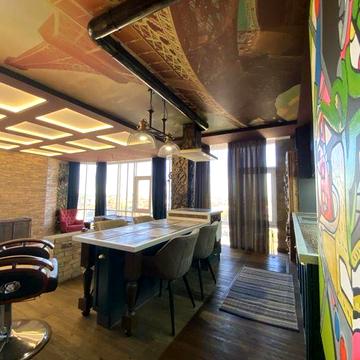 Центр . 3 спальні кухня студія . Поруч море і парк. ЖК 18 Перлина.