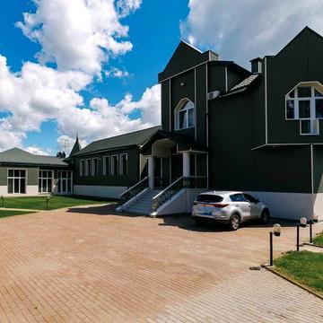 Чудовий будинок для великої родини