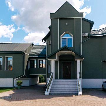 Чудовий будинок для великої родини