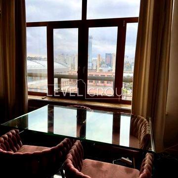 чудова квартира з паркінгом та бомбосховищем