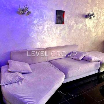 чудова квартира з паркінгом та бомбосховищем